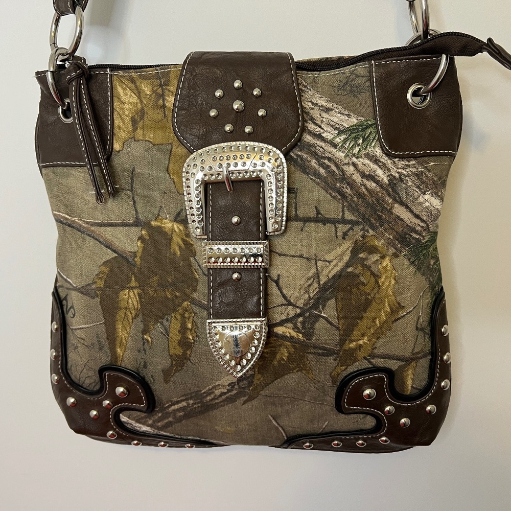 Realtree Camo Handbag Purse w/ Buckle and Silver Accents Rhinestones Camouflage